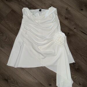 SHEIN Elegant White Strapless Dress with Floral Detail